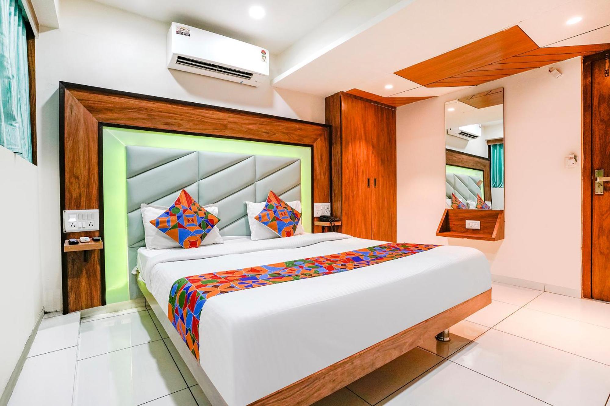 Fabexpress Royal Bird Hotel Ahmedabad Ngoại thất bức ảnh