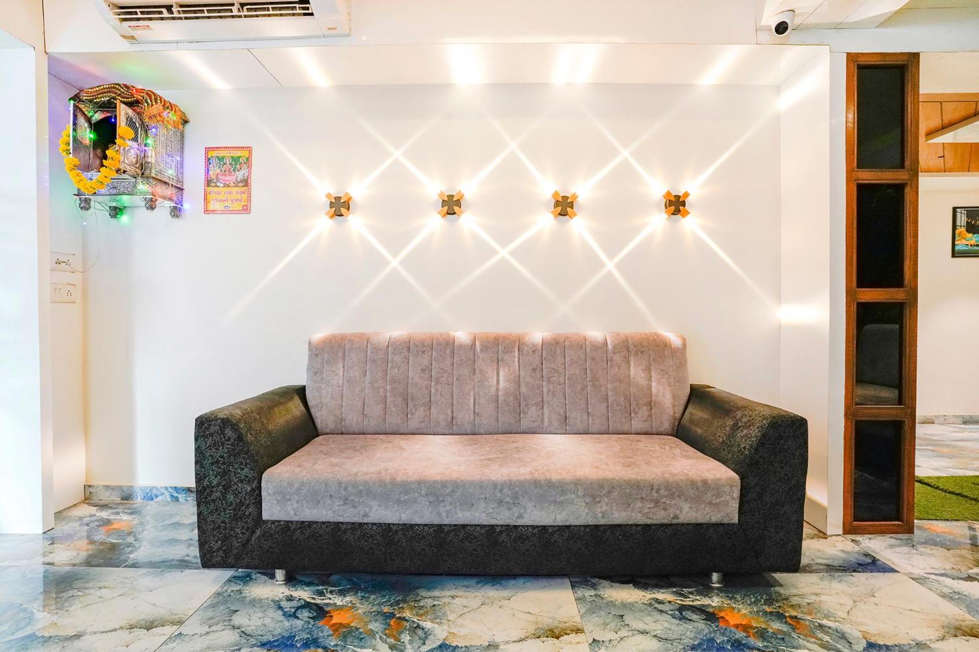 Fabexpress Royal Bird Hotel Ahmedabad Ngoại thất bức ảnh